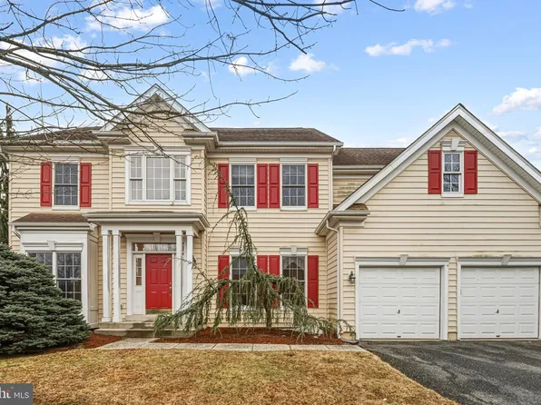 4698 Berwyn Ln, Macungie, PA 18062