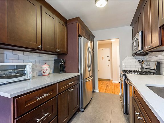5th image of 100 Lincoln Ave APT 26D