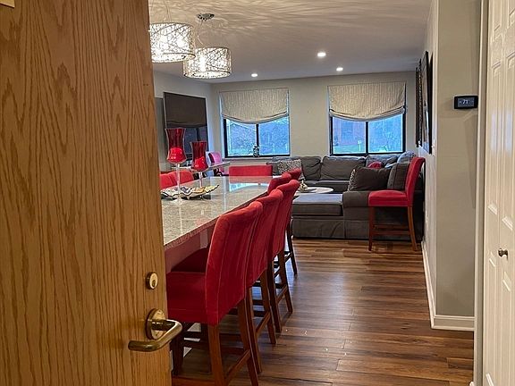 3rd image of 100 Ledgewood Dr APT 410