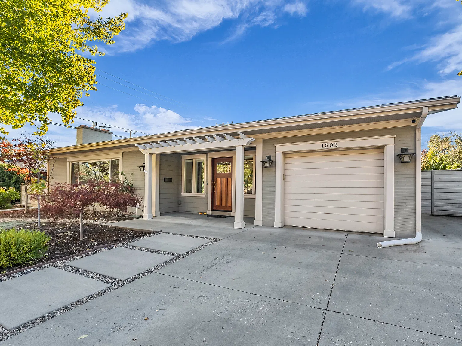 2 bed, 1962 sqft, $4,900 — Photo 3