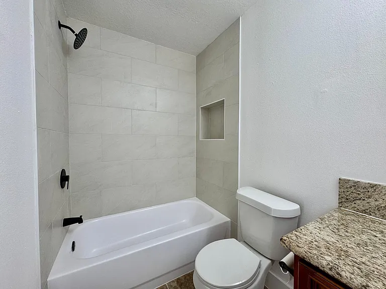 6427 Liberty Valley Dr — Photo 16