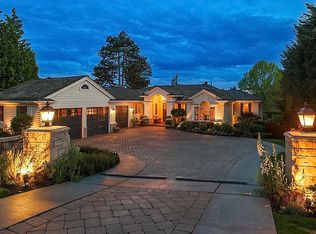 8905 NE 13th St, Clyde Hill, WA 98004