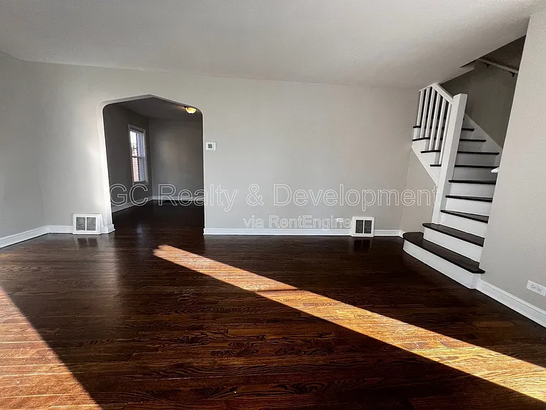 9121 S Utica Ave — Photo 3