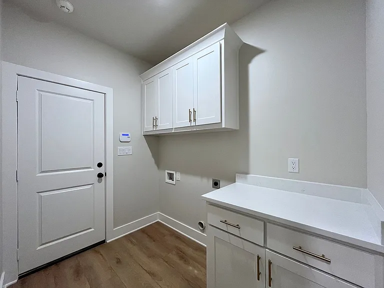 7123 Alexander Dr — Photo 21
