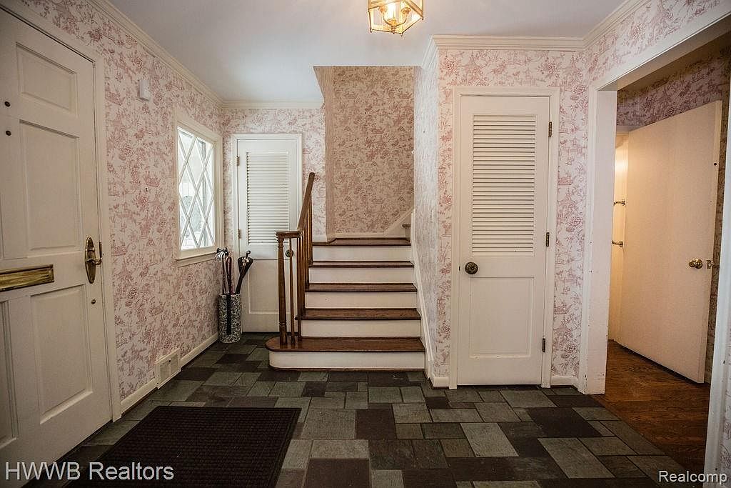 1295 Lakeside Rd, photo 3