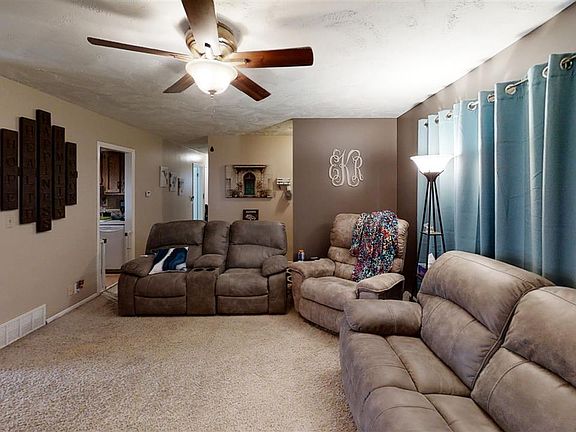3rd image of 2204 Downing Ave