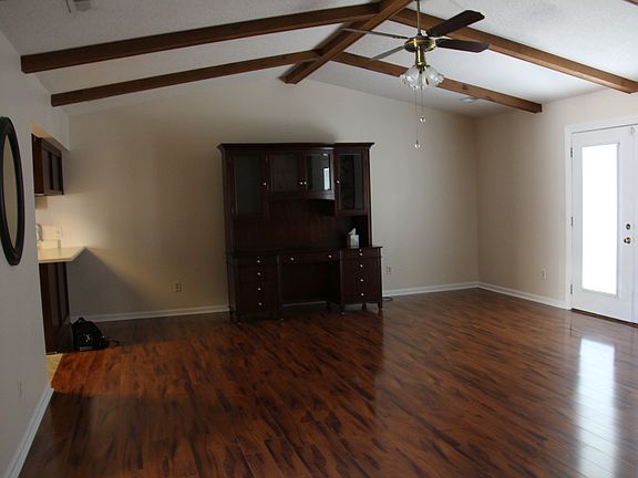 5th image of 306 N Elton Cir