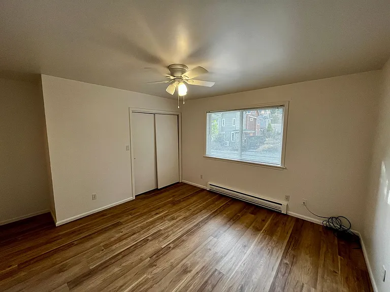 650 Ericksen Avenue NE — Photo 10
