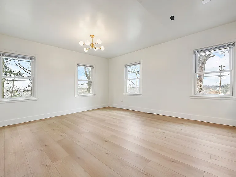 104 King Ave — Photo 8