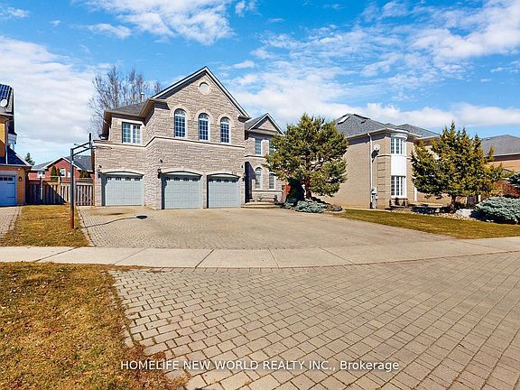2nd image of 115 Golden Tulip Cres