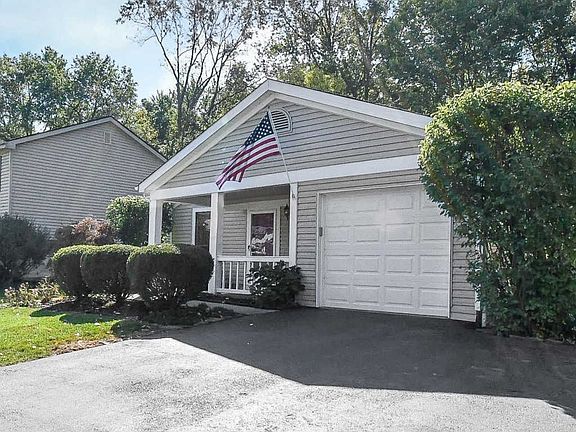 3rd image of 4121 Berrybush Dr