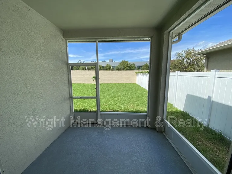 1439 Loretto Cir — Photo 11