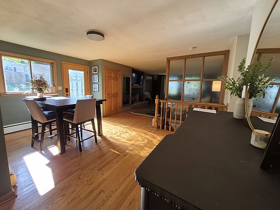 2nd image of 524 Gilmore St