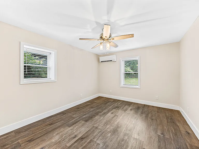 42 Forsythe St — Photo 41