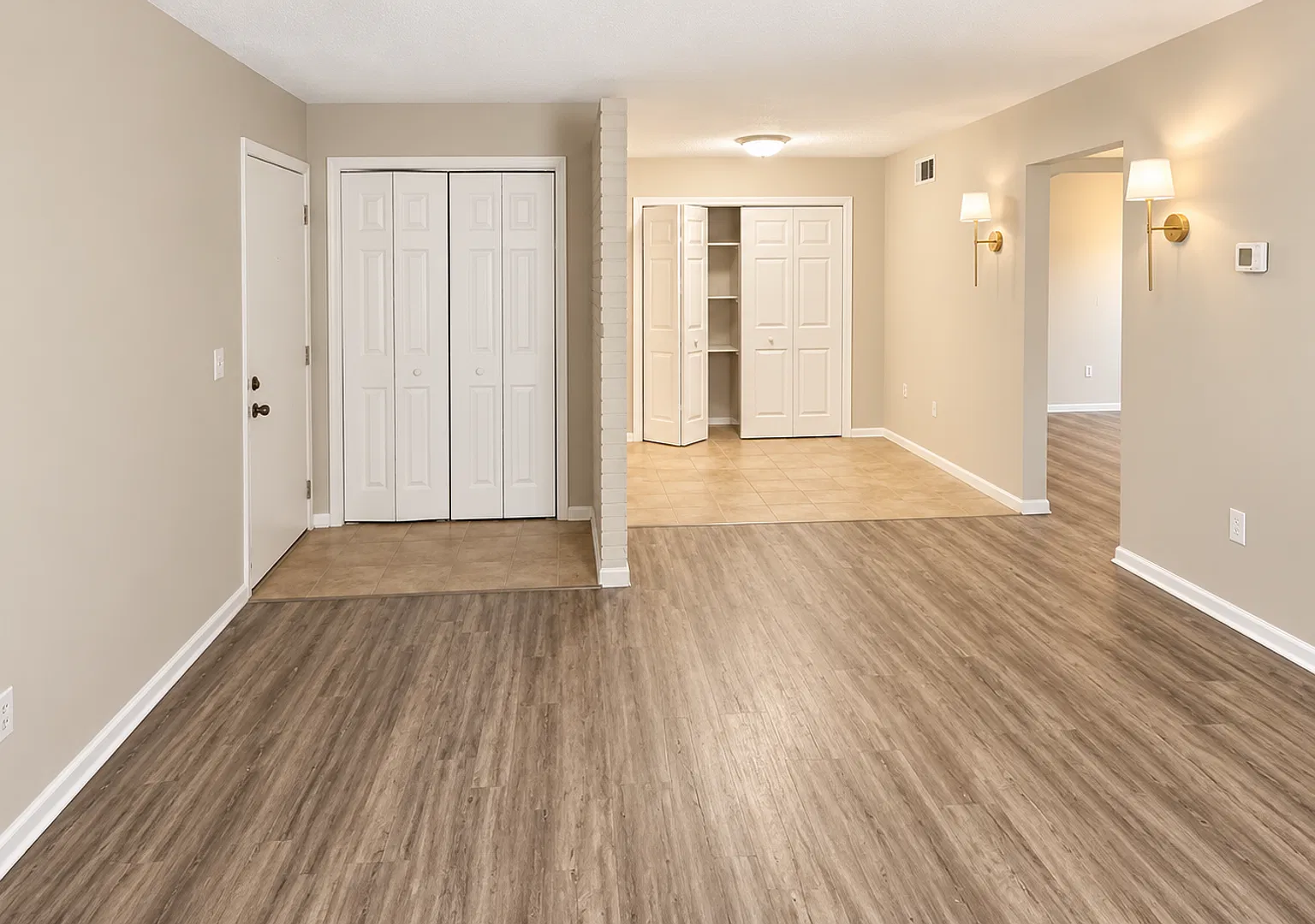 Just Reduced! Free Parking @ Summit House Condominiums! — Photo 3
