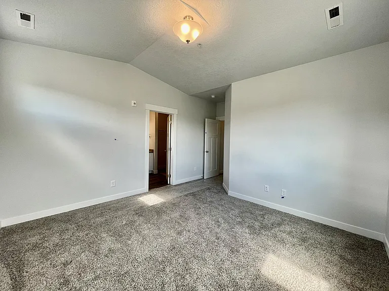357 W 750 N #EE-301 — Photo 9