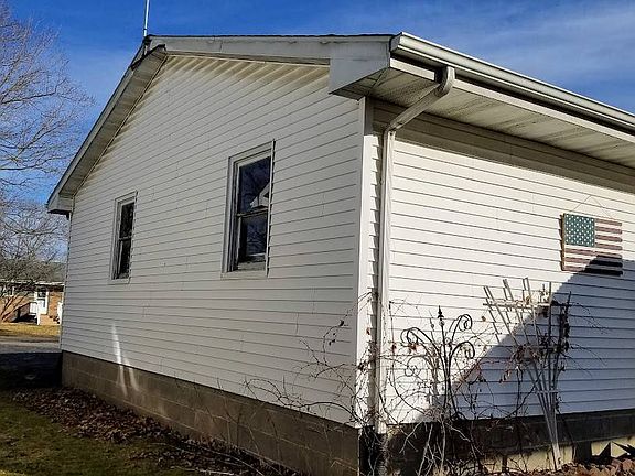 4th image of 27 Robinwood Dr