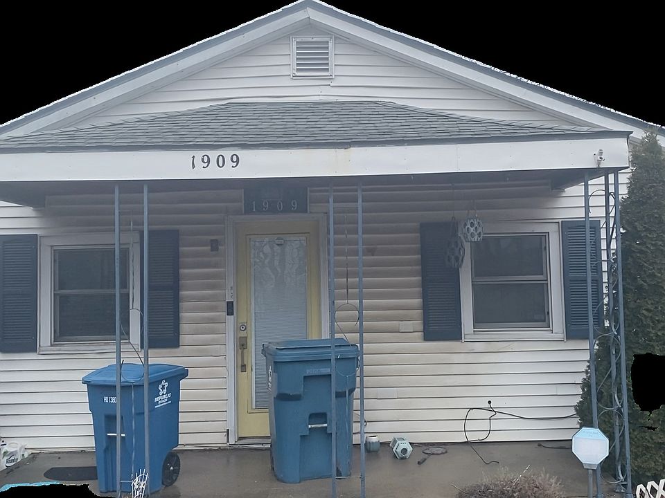 1st image of 1909 S Pershing Ave #1901-S