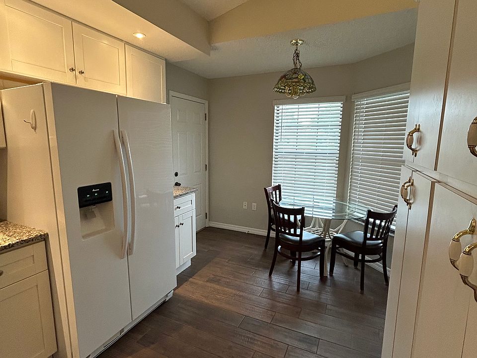 1st image of 3827 Louis Cir