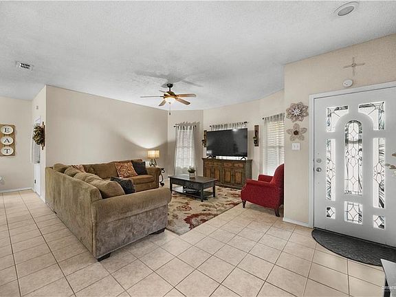 3rd image of 2811 Oblate Ave