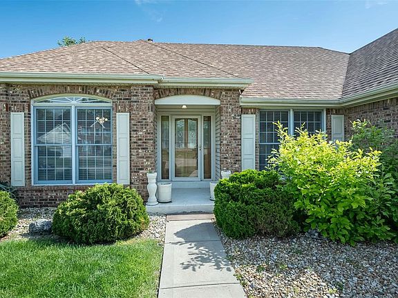 2nd image of 3916 Triple Crown Dr