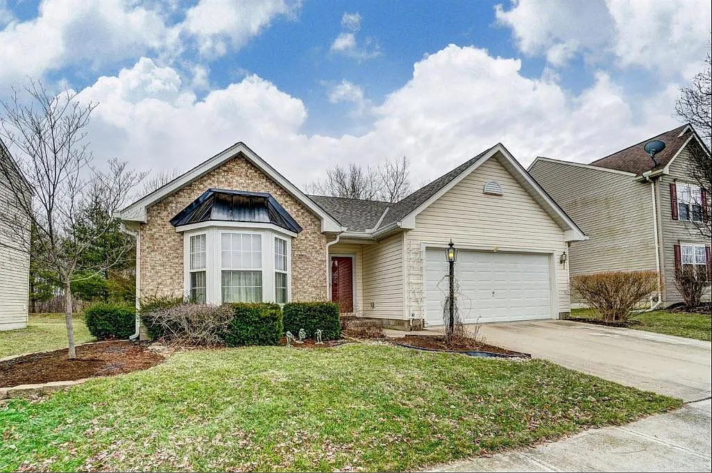295 Indian Lake Dr — Photo 1
