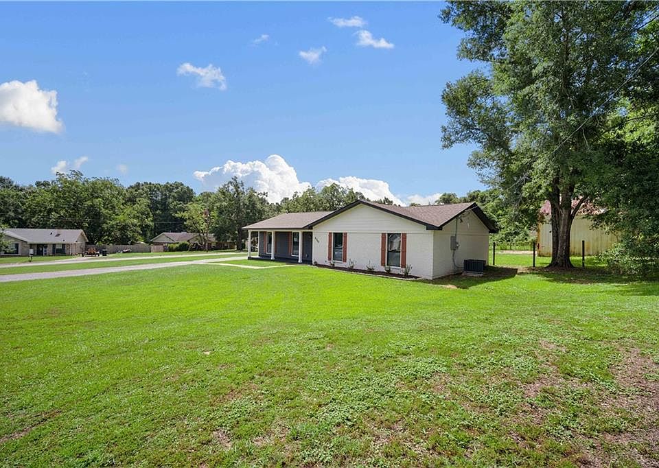 1st image of 8009 Grand Oaks Dr
