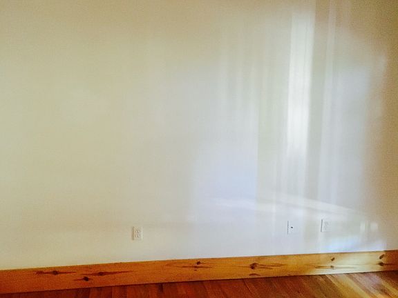 3rd image of 305 5th St S APT 4