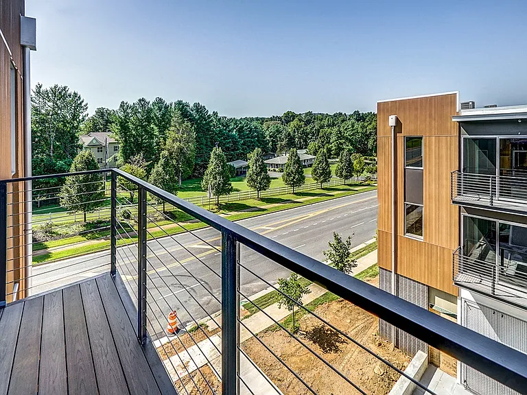 Riverside Village Apartments — Photo 41