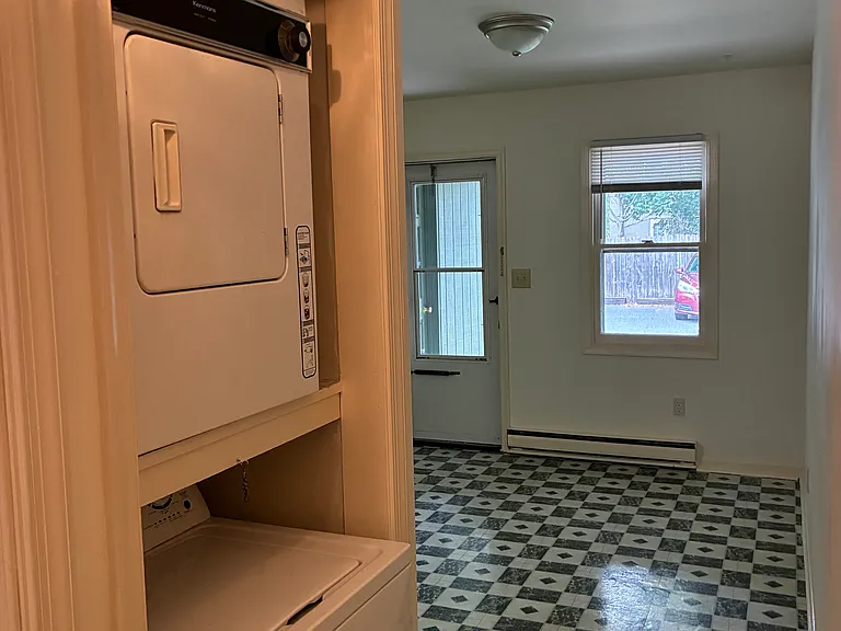 526 W Simpson St — Photo 14