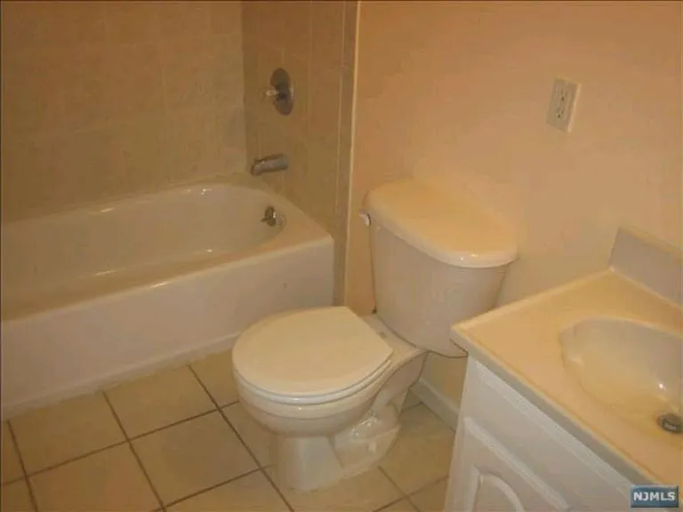 174 Holt St #2 — Photo 16