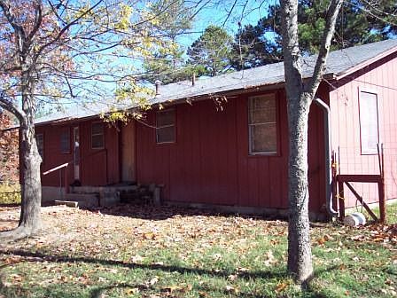 3rd image of 930 Highway 375 E