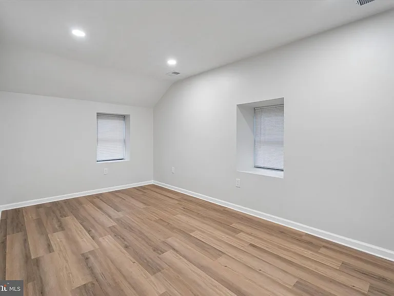 4359 Fleming St — Photo 29