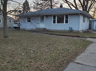 2665 Galtier St, Roseville, MN 55113