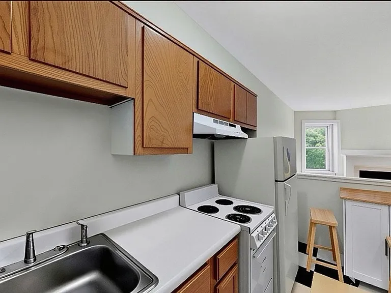 1071 Beacon St #6B — Photo 3