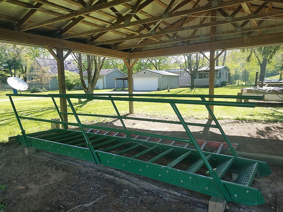 2nd image of 8980 Shady Ln