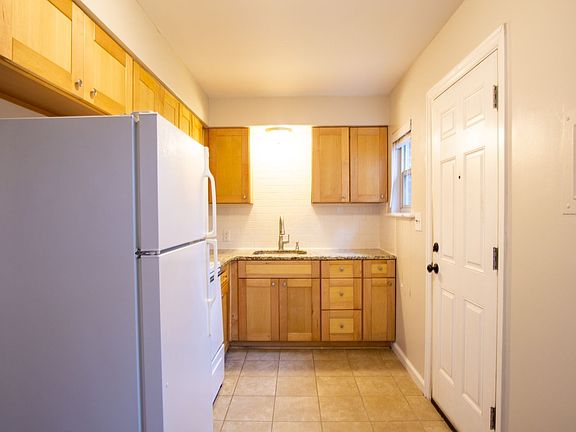 5th image of 2049-2063 NW Irving St #2061