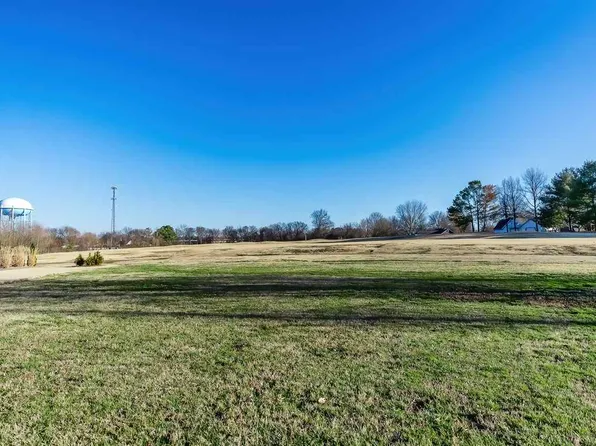 2398 Augusta Dr, Dyersburg, TN 38024