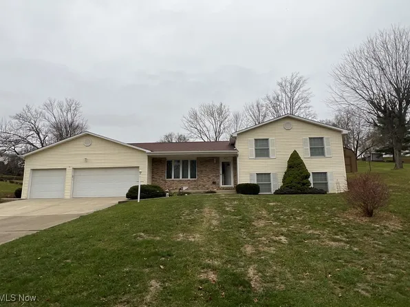 497 Morningside Dr, Wintersville, OH 43953