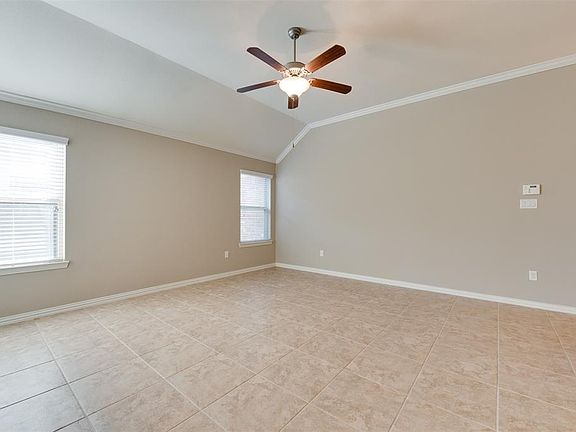 5th image of 613 Eastwellglen Ln