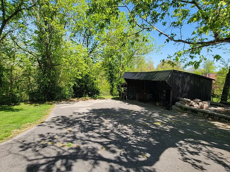 250 E Main St — Photo 21