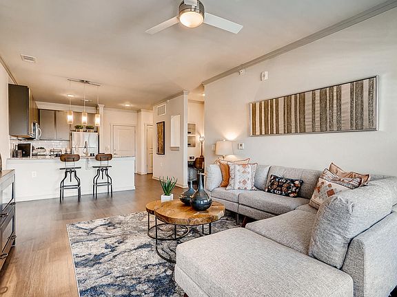 Caliber at Cornerstar | Aurora, CO Apartments