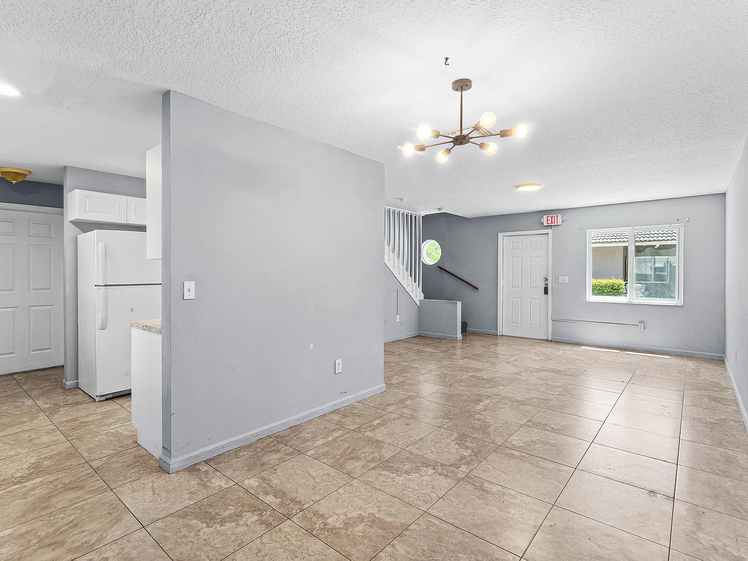 3 bed, 2.5 bath, 1830 sqft, $2,700 — Photo 4