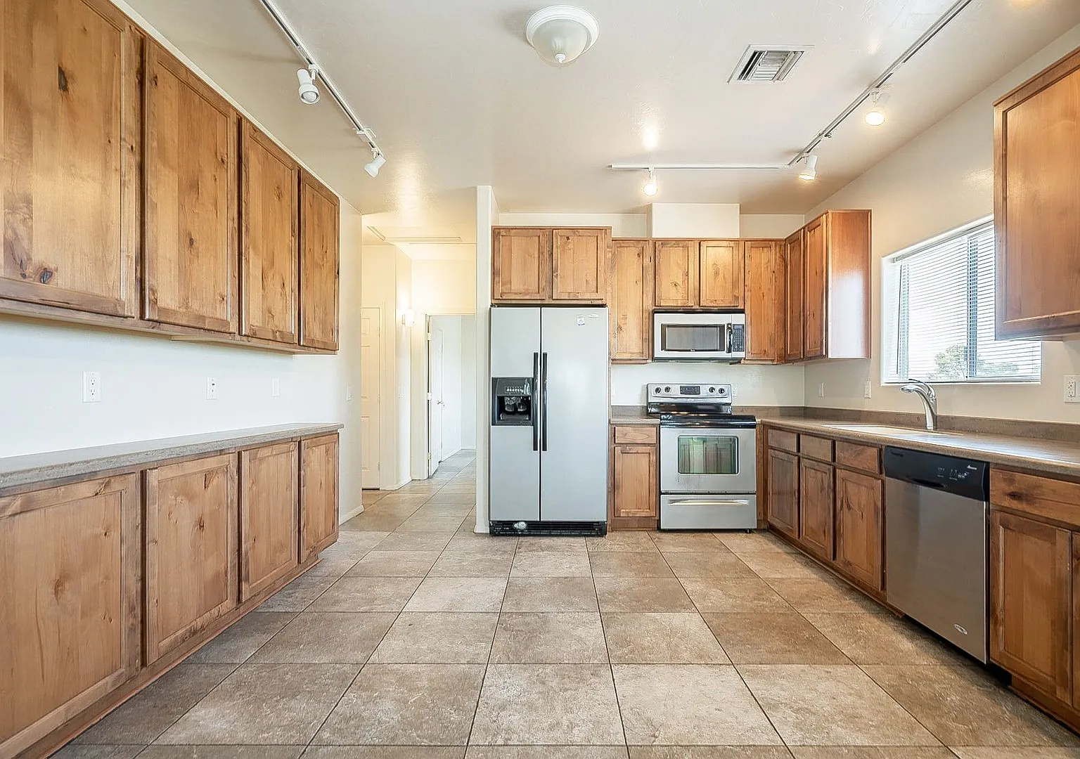 638-642 E. Lester St. - SVP — Photo 1