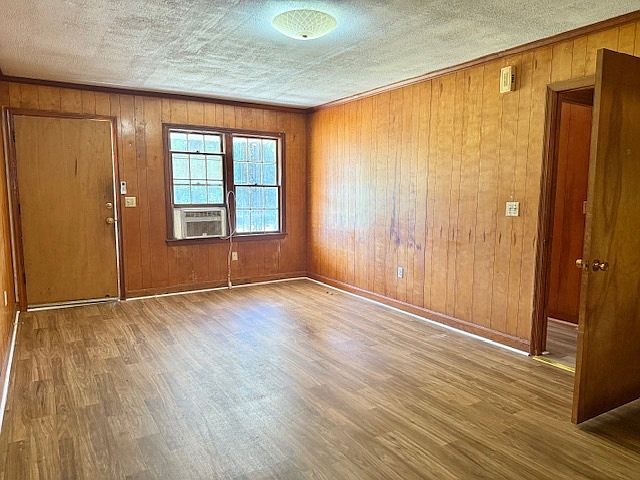 1st image of 466 Phillips St