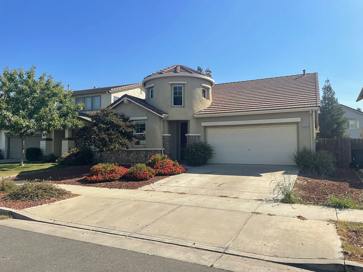 4658 Stern Dr photo 1
