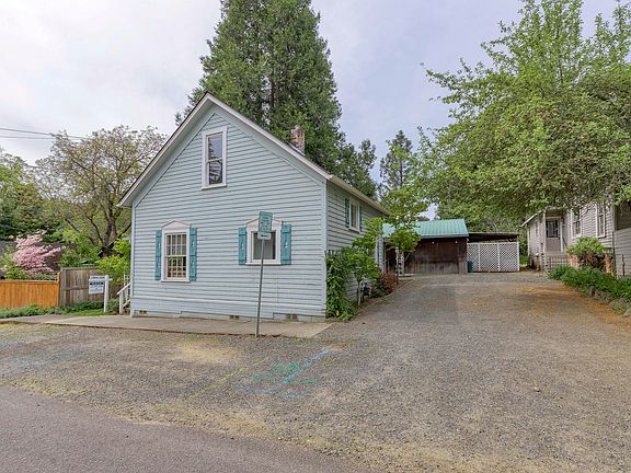 3rd image of 145 W Pine St