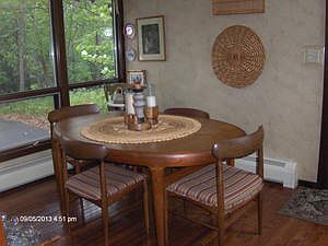 3rd image of 6910 Knollwood Ct