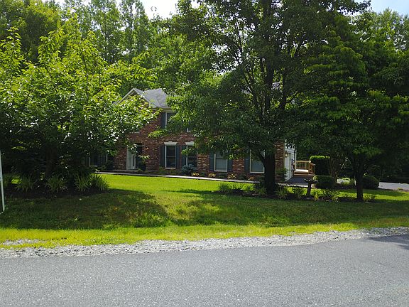 5th image of 9612 Charlesfield Dr