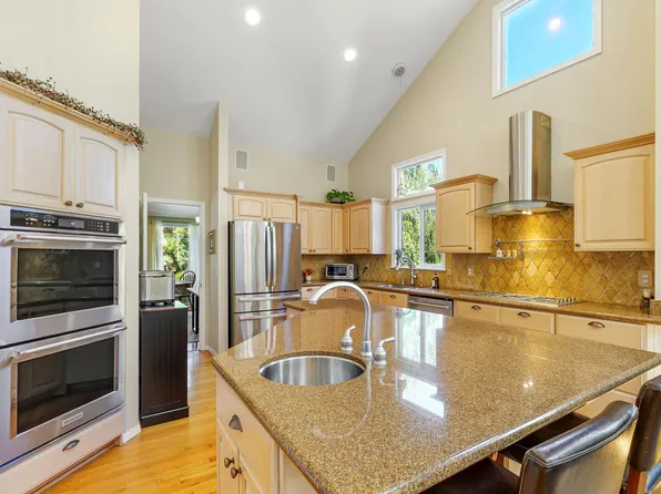 525 Malobar Drive, Novato, CA 94945